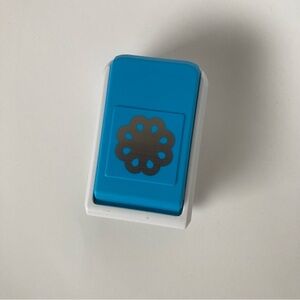 Creative Memories Dewdrop Flower Decorative Scrapbooking Punch